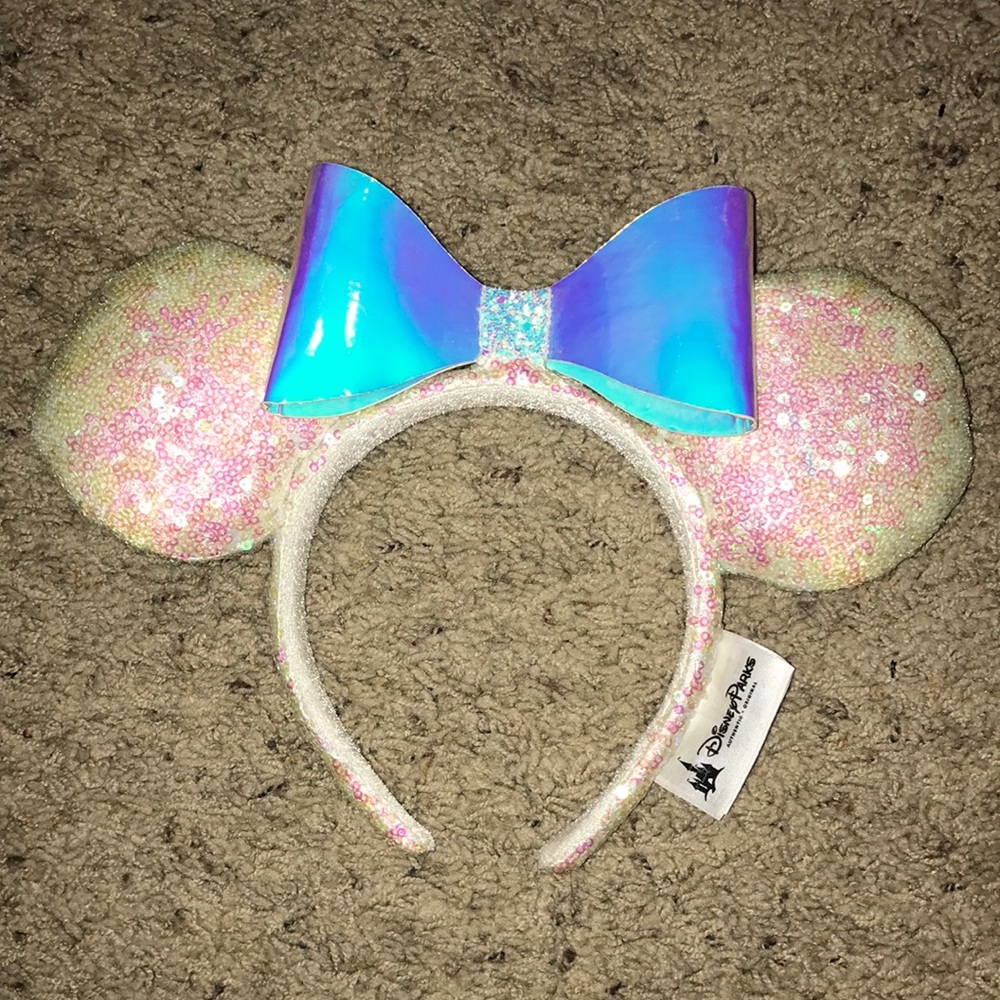 Iridescent sequins Minnie ears holographic both